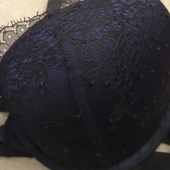 VS Strappy Lacey push-up bra 32C - Picture 4 of 5